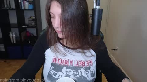 Snapshot of alexa_dream chatting on 11.13.25 dont be afraid to click social media link its working just click on that online show from 11.13.25