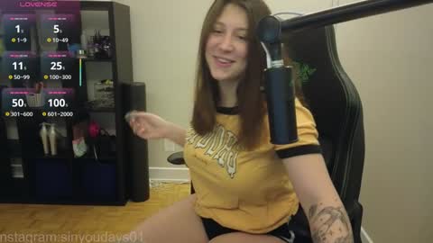 Snapshot of alexa_dream chatting on 11.22.25 dont be afraid to click social media link its working just click on that online show from 11.22.25