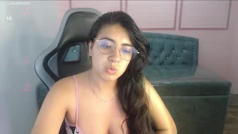 Snapshot of alexa_romero_t chatting on 09.10.25 Alexandra online show from 09.10.25