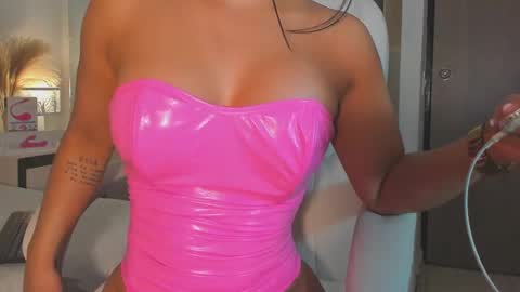 Snapshot of alexa_tobar chatting on 02.21.25 alexa_tobar online show from 02.21.25