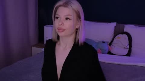Snapshot of alexamason chatting on 02.19.25 Alexa Mason online show from 02.19.25
