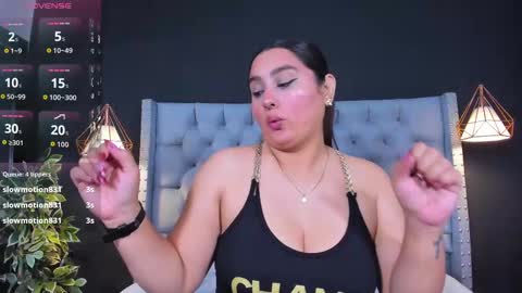 Snapshot of alexamora__ chatting on 09.13.25 C A M I L A  online show from 09.13.25