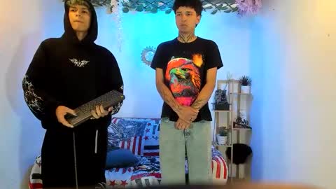 chicos hot online show from 11.06.25