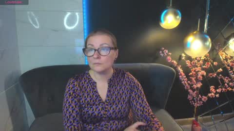 Snapshot of alexandra_kind chatting on 12.15.24 Alexandra online show from 12.15.24