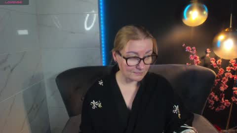 Snapshot of alexandra_kind chatting on 12.29.24 Alexandra online show from 12.29.24