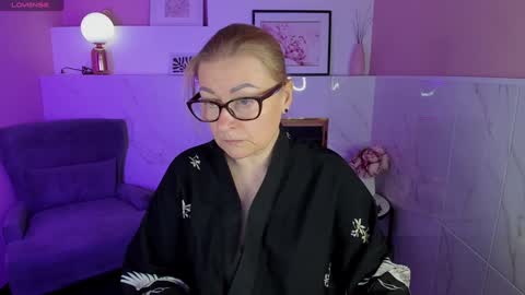 Snapshot of alexandra_kind chatting on 01.19.25 Alexandra online show from 01.19.25