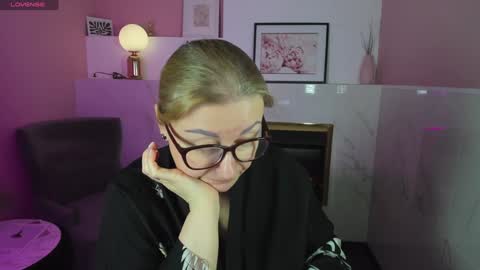 Snapshot of alexandra_kind chatting on 02.07.25 Alexandra online show from 02.07.25