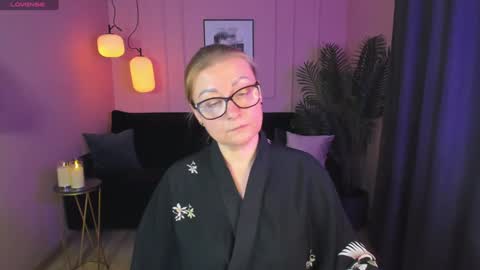 Snapshot of alexandra_kind chatting on 02.08.25 Alexandra online show from 02.08.25