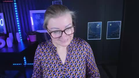 Snapshot of alexandra_kind chatting on 02.22.25 Alexandra online show from 02.22.25