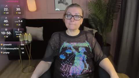 Snapshot of alexandra_kind chatting on 03.12.25 Alexandra online show from 03.12.25