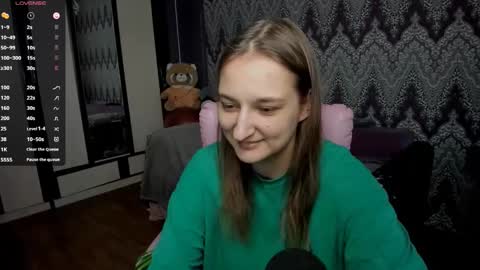 Snapshot of alexracc00n chatting on 12.10.24 Alex online show from 12.10.24