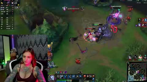 Snapshot of alexracc00n chatting on 10.15.25 Alex online show from 10.15.25