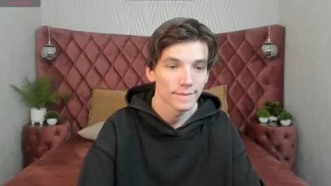 Snapshot of alfred_joness chatting on 10.17.25 Alfred online show from 10.17.25