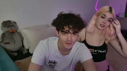 Snapshot of alice118james chatting on 09.25.25 alice and james online show from 09.25.25