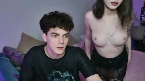 Snapshot of alice118james chatting on 10.10.25 alice and james online show from 10.10.25