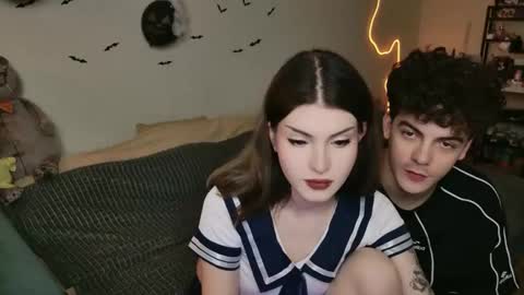 Snapshot of alice118james chatting on 10.18.25 alice and james online show from 10.18.25