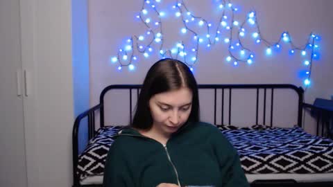 Snapshot of alice_________________________ chatting on 01.02.25 Alice online show from 01.02.25