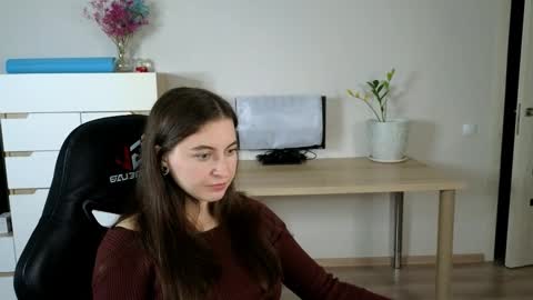 Snapshot of alice_________________________ chatting on 10.15.25 Alice online show from 10.15.25