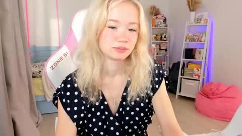 Snapshot of alice_forfun chatting on 10.01.25 Alichery online show from 10.01.25