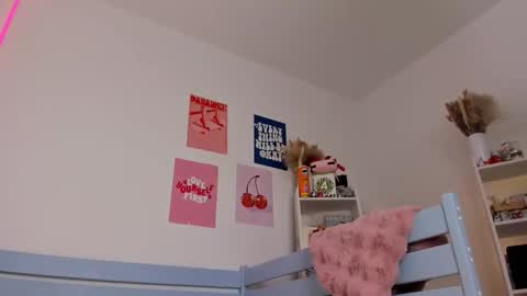 Snapshot of alice_forfun chatting on 10.14.25 Alichery online show from 10.14.25