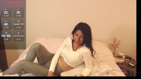 Snapshot of alice_middle01 chatting on 10.06.25 Alice online show from 10.06.25