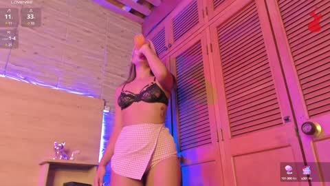 Snapshot of aliceclark__ chatting on 01.25.25 Alice online show from 01.25.25