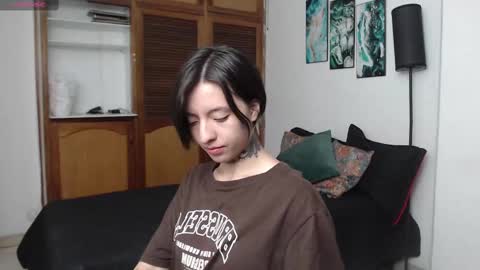 Snapshot of alicee_logan_ chatting on 09.20.25 alicee_logan_ online show from 09.20.25