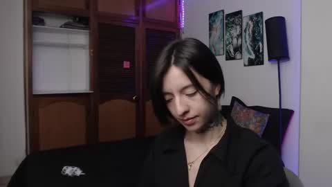 Snapshot of alicee_logan_ chatting on 10.15.25 alicee_logan_ online show from 10.15.25