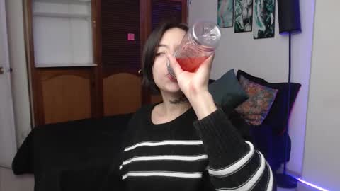 Snapshot of alicee_logan_ chatting on 10.16.25 alicee_logan_ online show from 10.16.25