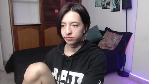 Snapshot of alicee_logan_ chatting on 10.18.25 alicee_logan_ online show from 10.18.25