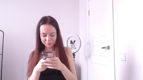 Snapshot of aliceinspires chatting on 11.09.25 Alice online show from 11.09.25