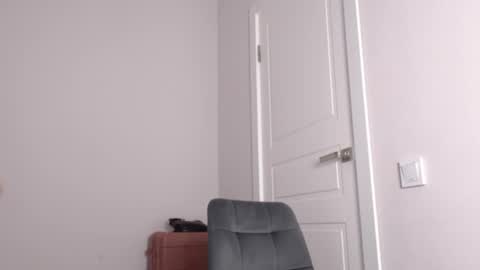 Snapshot of aliceinspires chatting on 11.28.25 Alice online show from 11.28.25