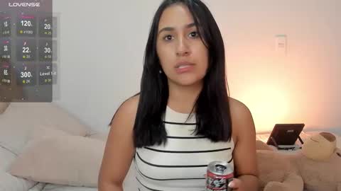 Snapshot of alicejhons chatting on 09.22.25 vanessa online show from 09.22.25