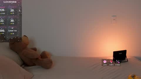 Snapshot of alicejhons chatting on 09.23.25 vanessa online show from 09.23.25