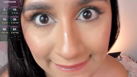 Snapshot of alicejhons chatting on 09.27.25 vanessa online show from 09.27.25