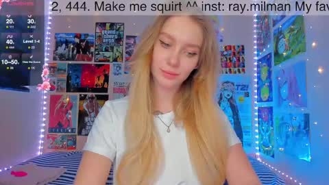 Snapshot of alicemilman chatting on 01.05.25 Alice  online show from 01.05.25