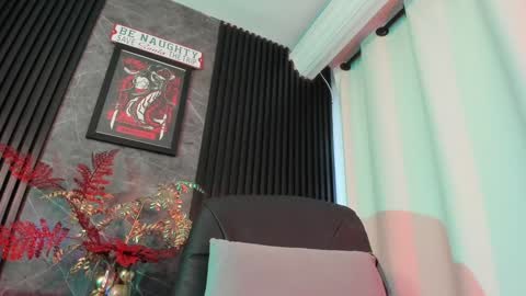 Snapshot of alicepoixxxon chatting on 12.23.24 ALICE online show from 12.23.24