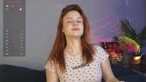 Snapshot of alicewyliee chatting on 11.01.25 Alice online show from 11.01.25