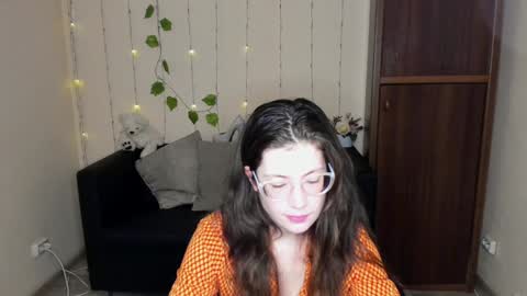 Snapshot of alicia_folow chatting on 01.26.25 Alicia online show from 01.26.25