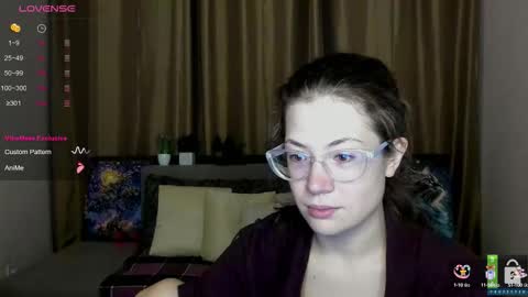 Snapshot of alicia_folow chatting on 10.07.25 Alicia online show from 10.07.25