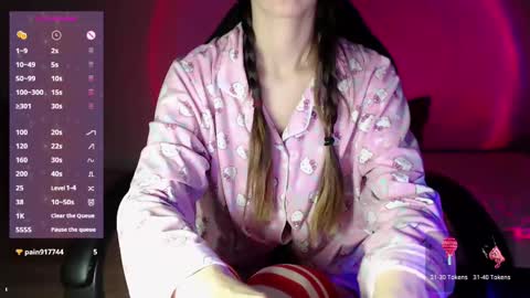 Snapshot of alien_art_lover chatting on 02.12.25 Mia online show from 02.12.25