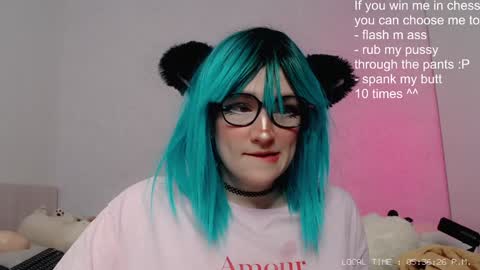 Snapshot of alikaful chatting on 01.06.25 Alika  online show from 01.06.25