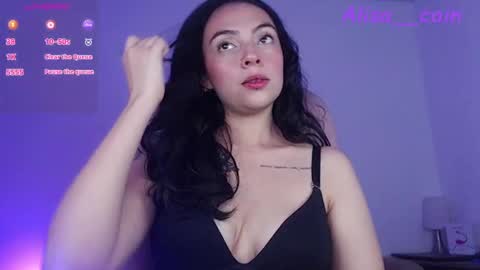 Snapshot of alisa__cain chatting on 10.17.25 Alejandra online show from 10.17.25