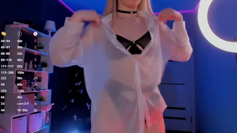 Snapshot of alishaaneta chatting on 02.01.25 Alisha online show from 02.01.25