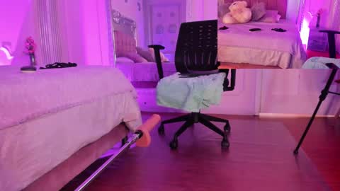 Alison Fishert online show from 01.16.25