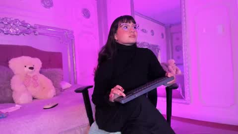 Alison Fishert online show from 01.21.25