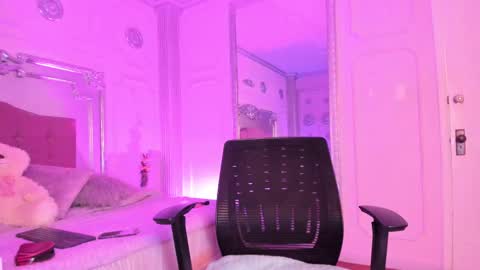 Alison Fishert online show from 02.24.25