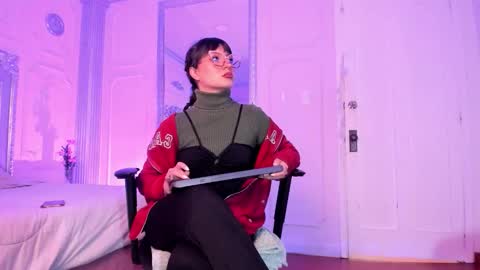 Alison Fishert online show from 11.07.25