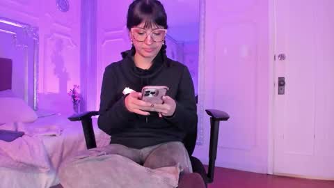 Alison Fishert online show from 11.14.25