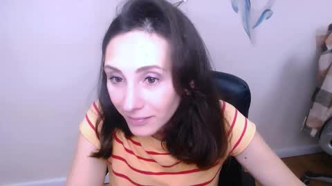 Snapshot of alissajersy_ chatting on 10.15.25 Alissa online show from 10.15.25